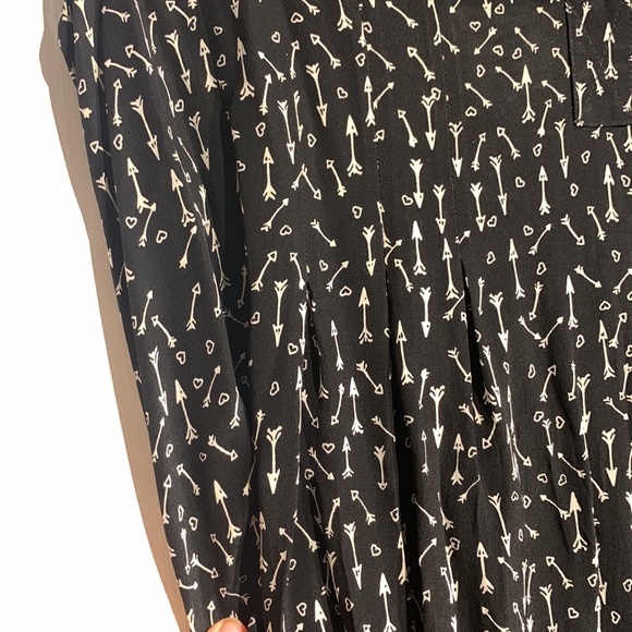 🌟Host Pick🌟 MARCS Australia 100% silk black and white arrows mini dress - Picture 8 of 14
